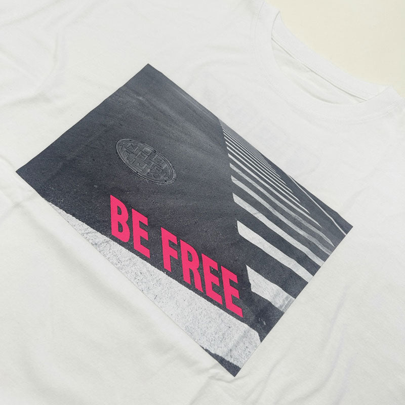 BE FREE Tシャツ(オフホワイト/フリーサイズ)